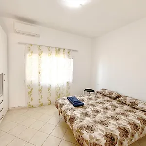 pothos-house.albaniahotels.org/
